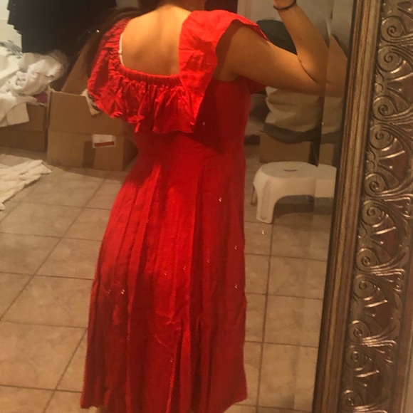 RED DRESS - Picture 3 of 4